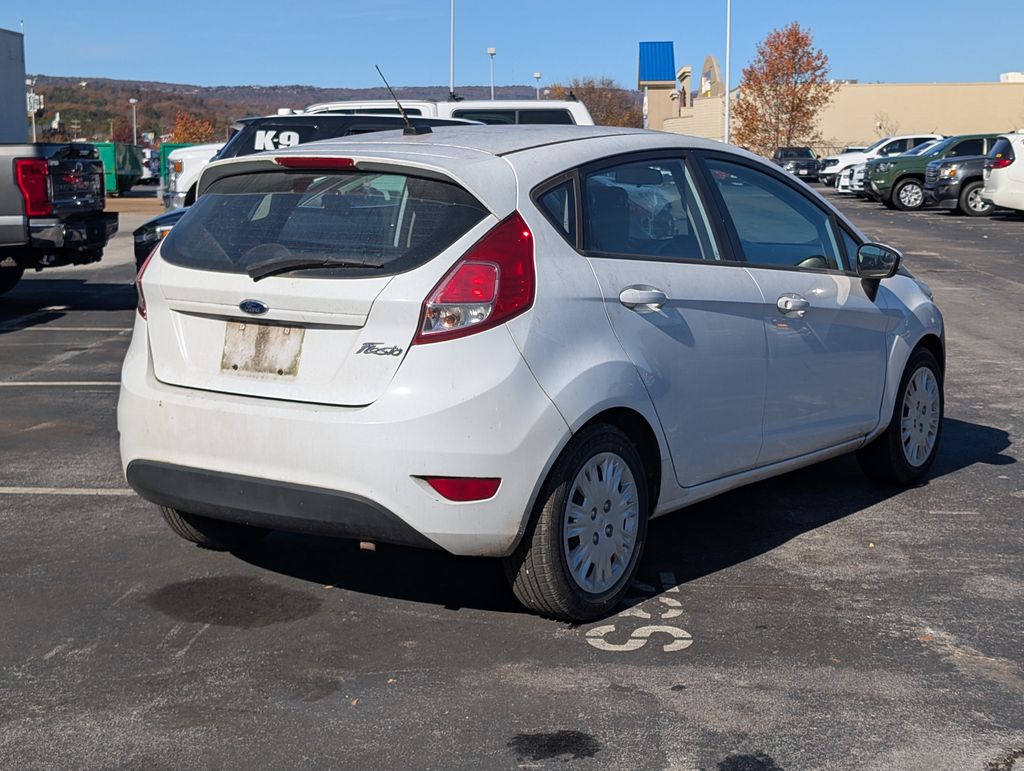 2014 Ford Fiesta S photo 2