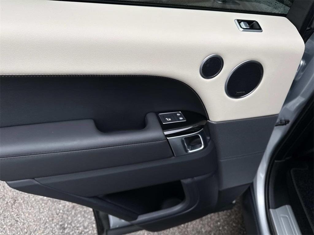 2022 Land Rover Range Rover Sport HSE Silver Edition photo 14