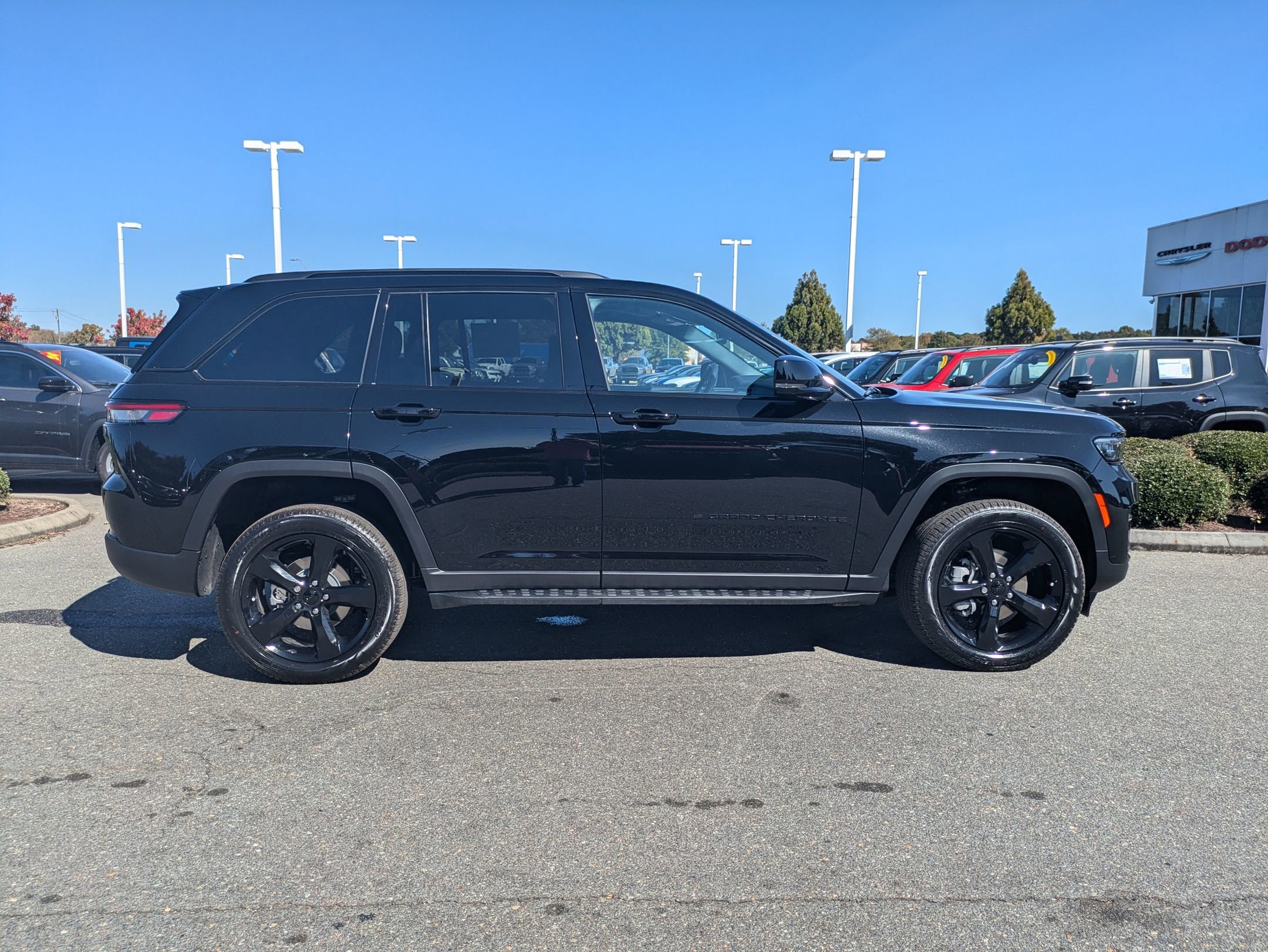 2025 Jeep Grand Cherokee Limited photo 4