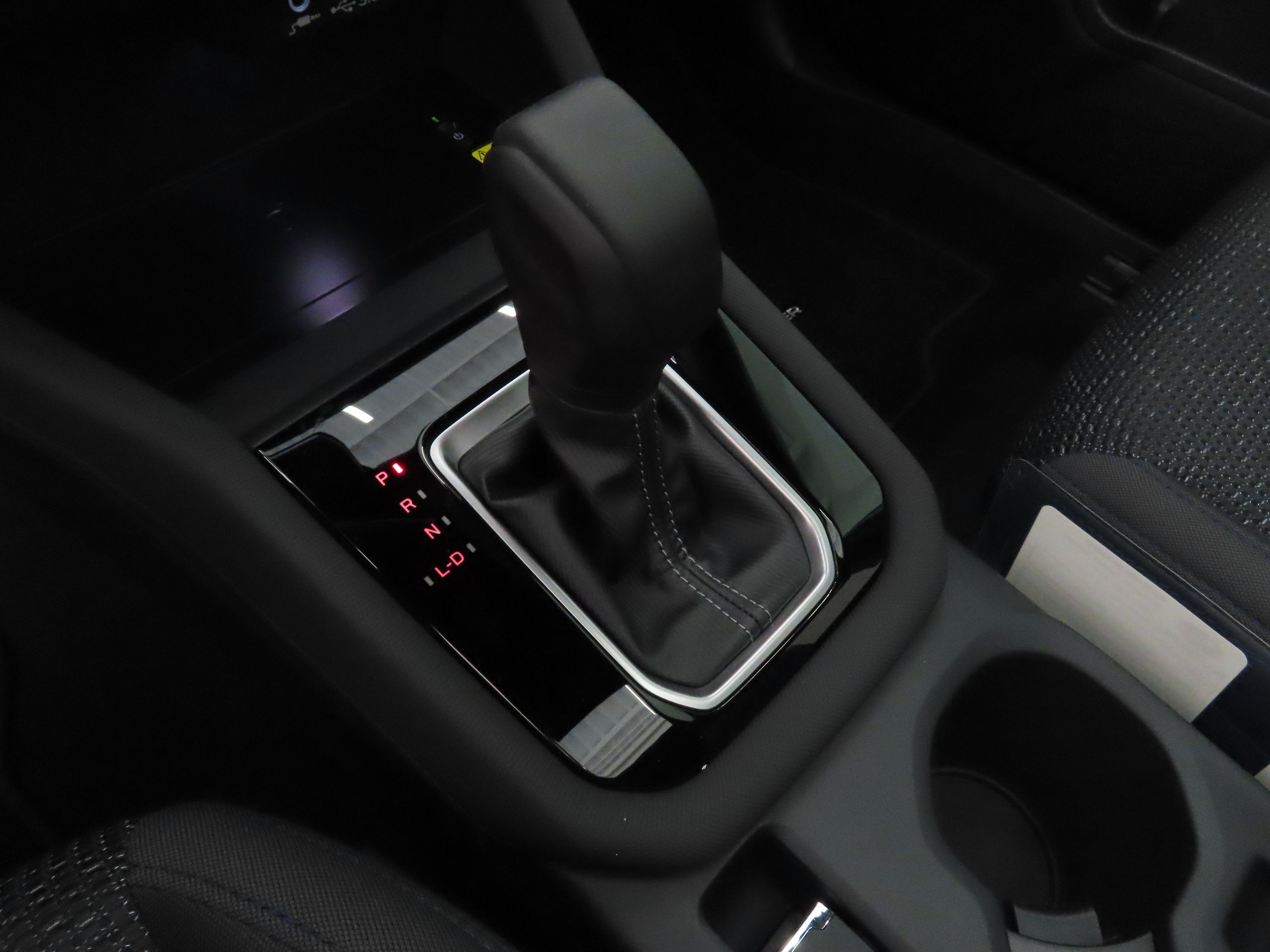 2025 Subaru Forester Premium Base photo 13