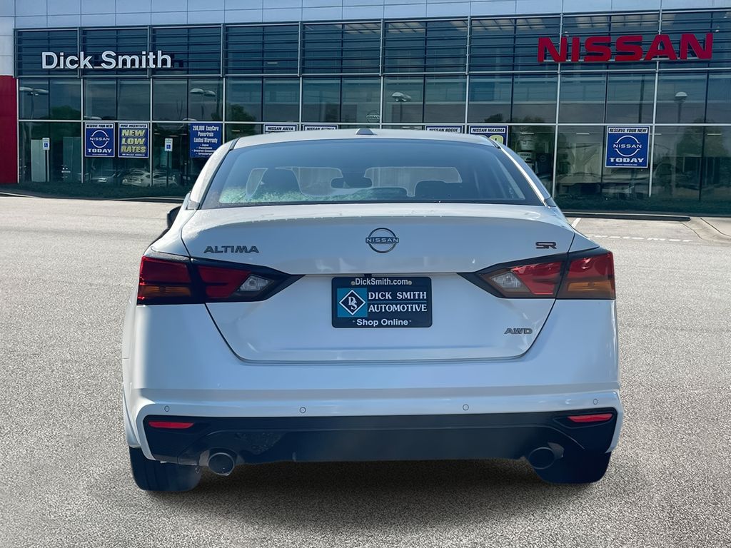 2024 Nissan Altima 2.5 SR photo 5
