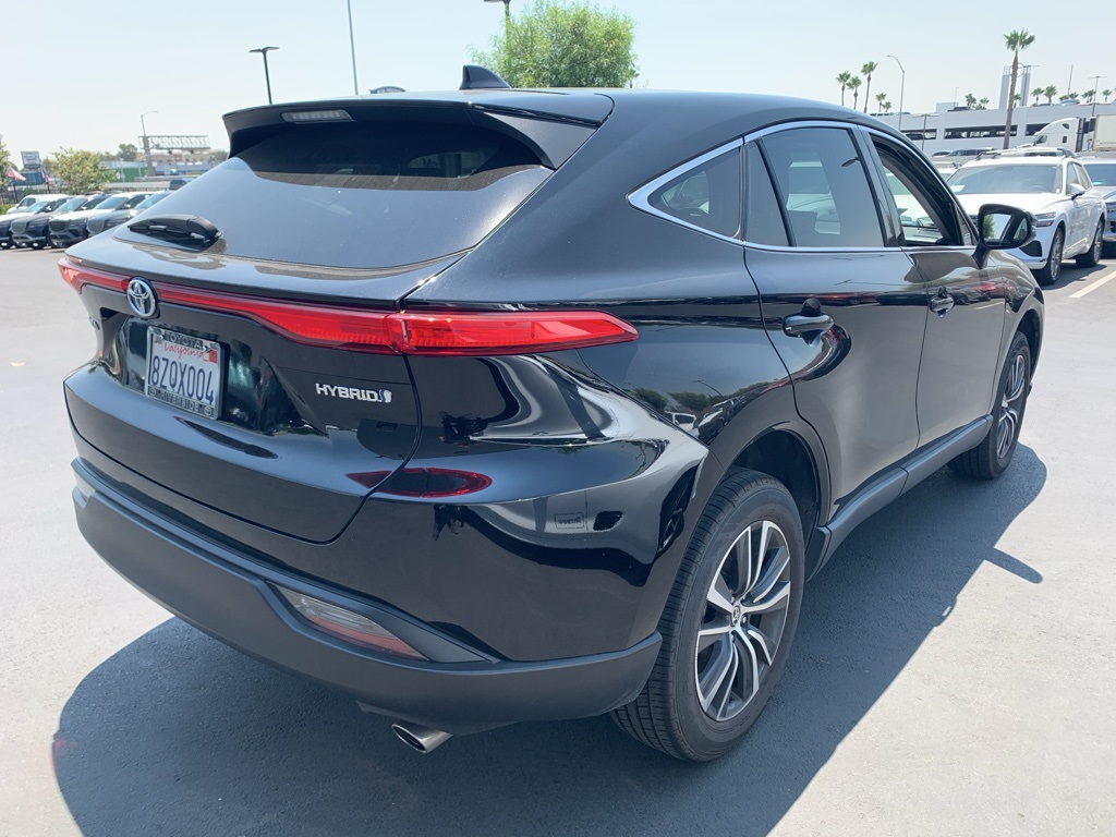 2022 Toyota Venza LE photo 4