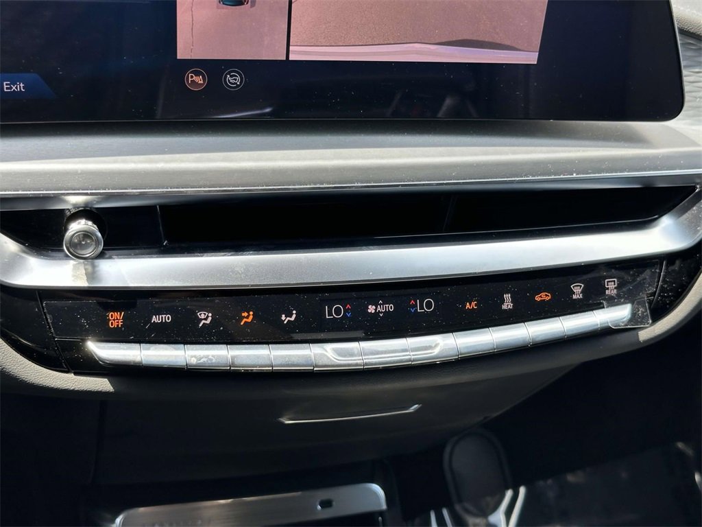2025 Cadillac Lyriq Luxury photo 22