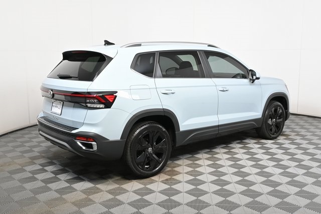 2025 Volkswagen Taos SE photo 20