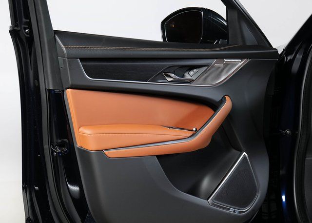 2026 Jaguar F-PACE P250 R-Dynamic S photo 15