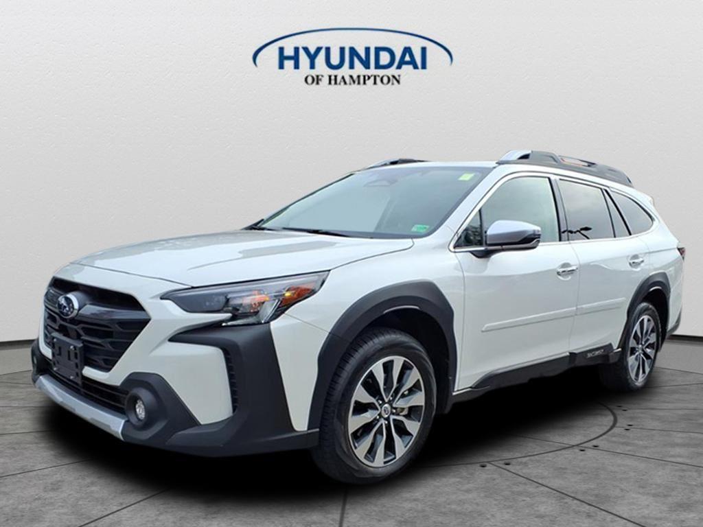 2025 Subaru Outback Touring's photo