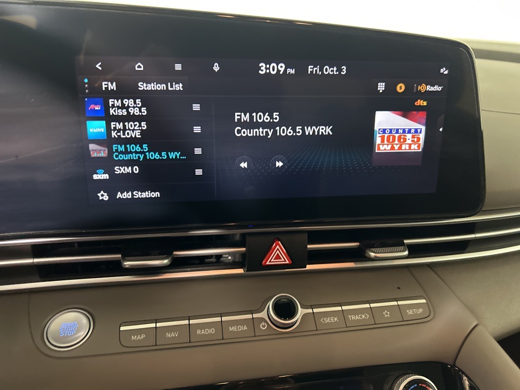 2023 Hyundai Elantra SEL photo 19