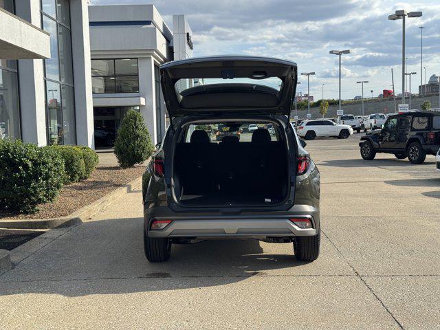 2025 Hyundai Tucson SE photo 10