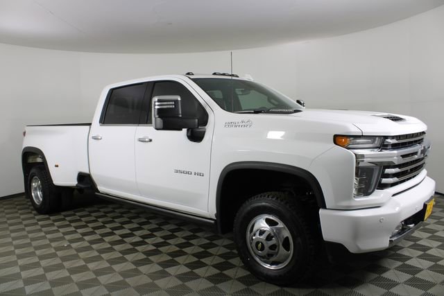 2023 Chevrolet Silverado 3500HD High Country's photo