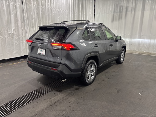 2019 Toyota RAV4 LE photo 2