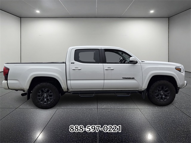 2023 Toyota Tacoma SR5 V6 photo 2