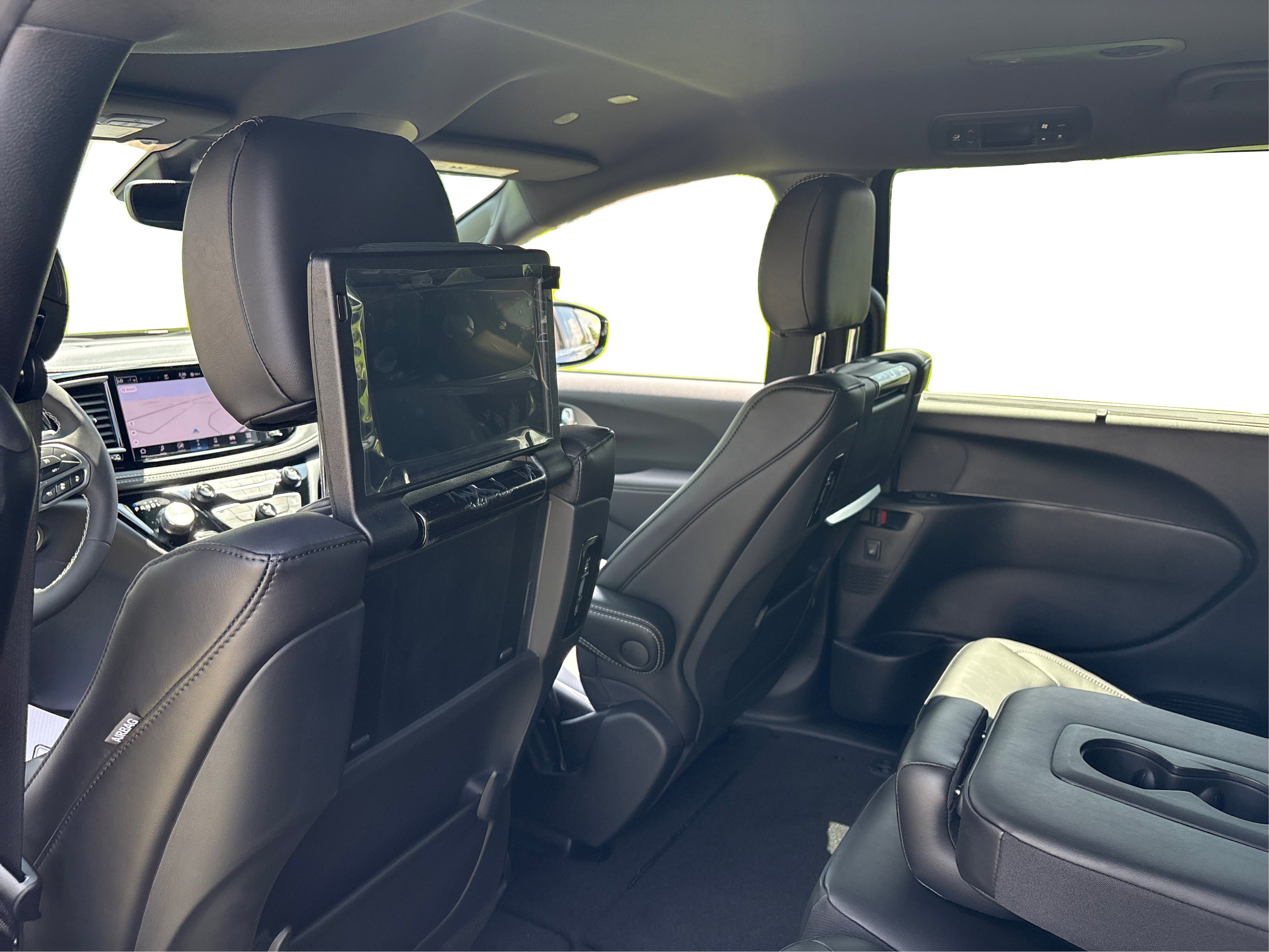 2025 Chrysler Pacifica photo 12