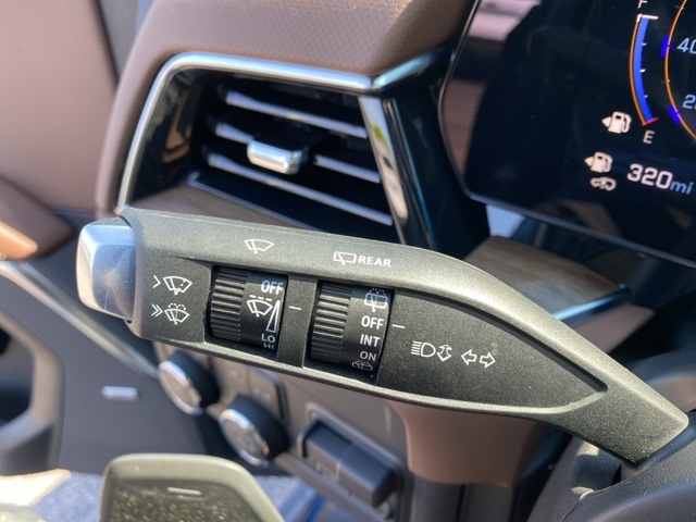 2025 Chevrolet Suburban High Country photo 20