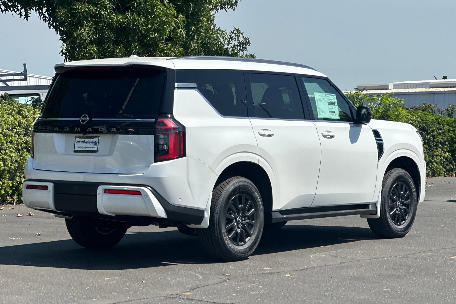 2026 Nissan Armada SV photo 4