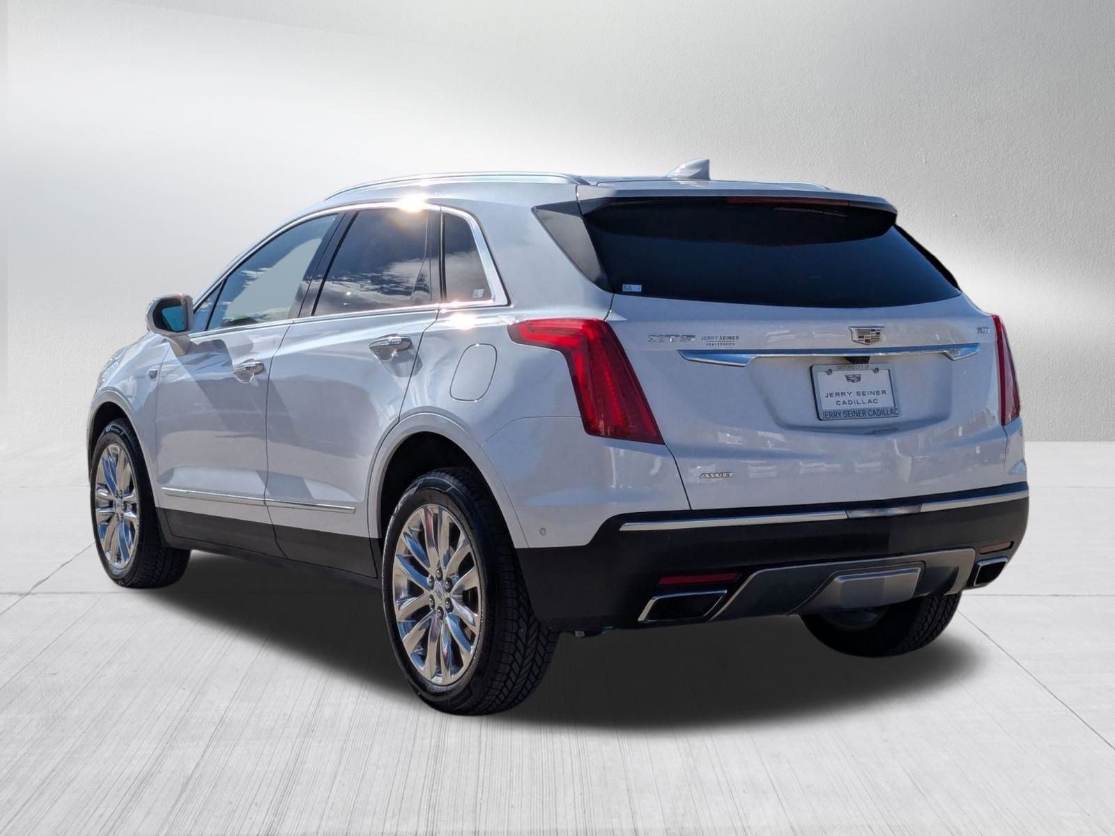 2017 Cadillac XT5 Platinum photo 3