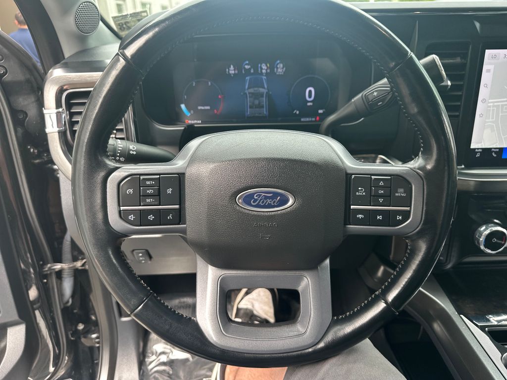2023 Ford F-250 Lariat photo 22