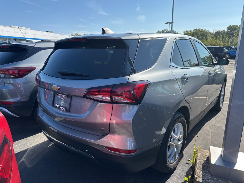 2024 Chevrolet Equinox LT photo 2