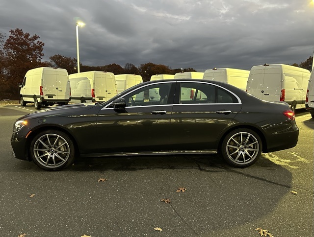 2023 Mercedes Benz E 450 4MATIC photo 4