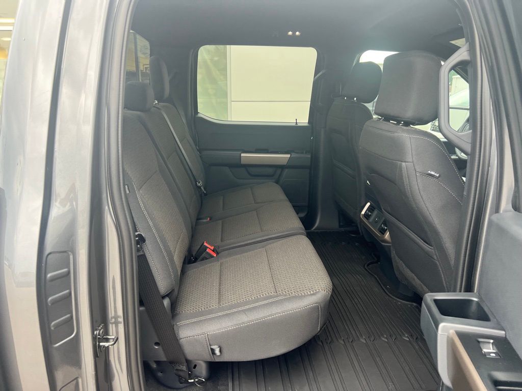 2025 Ford F-150 STX photo 4