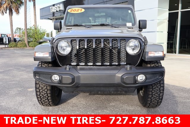 2021 Jeep Gladiator Willys photo 3