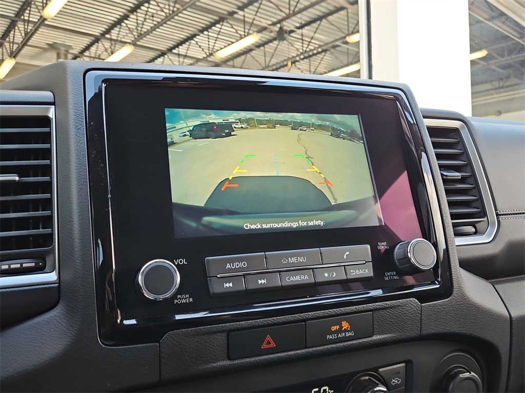 2022 Nissan Frontier Crew Cab photo 18
