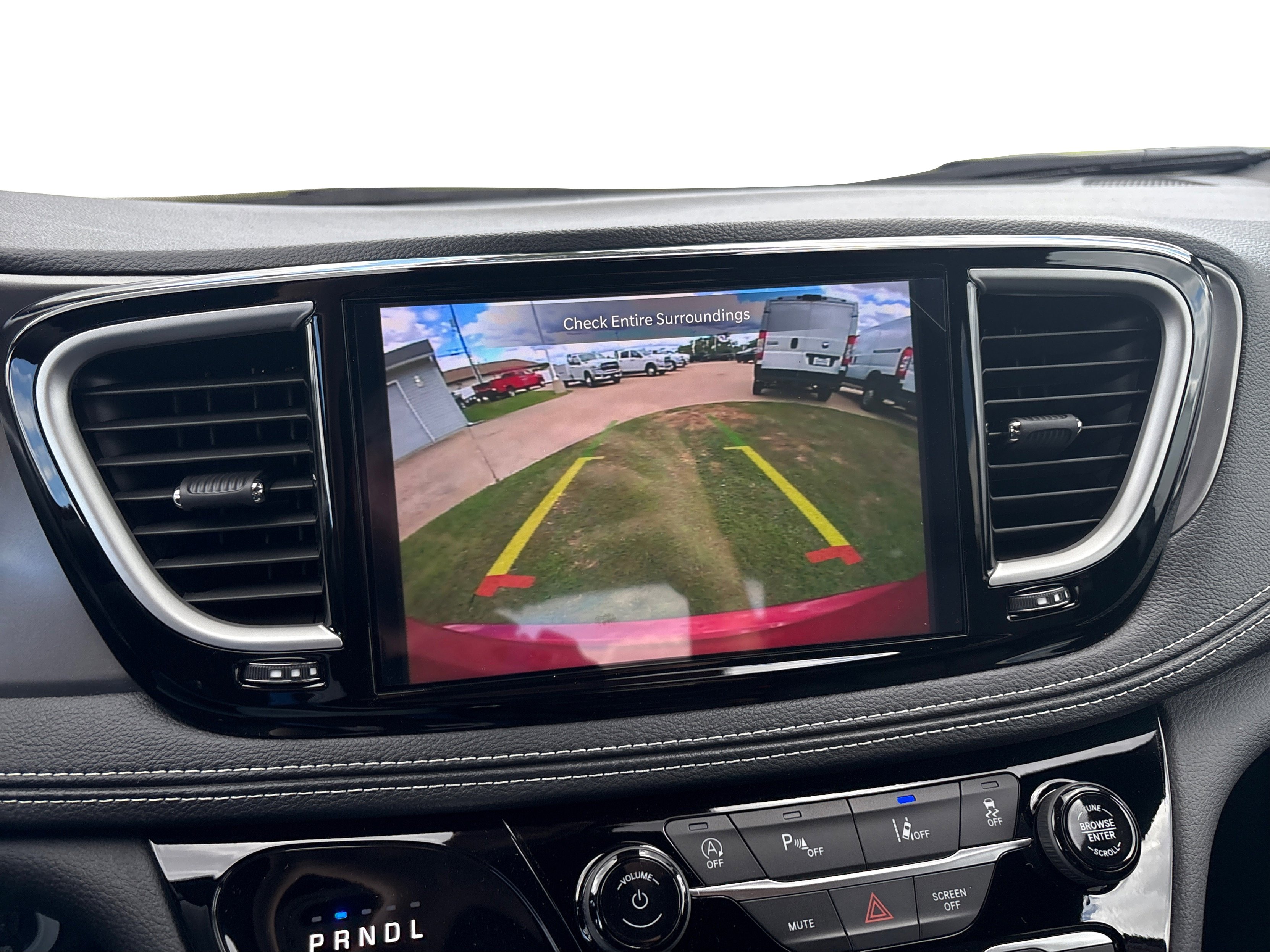 2026 Chrysler Pacifica photo 25