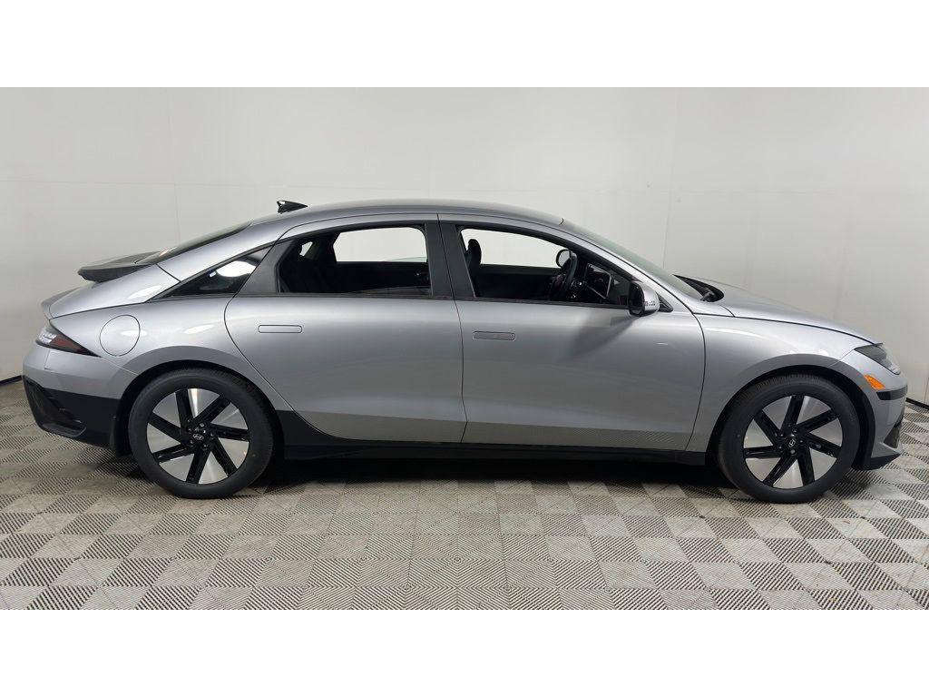2025 Hyundai Ioniq 6 SE photo 3