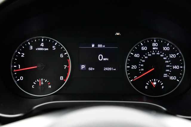 2023 Kia Seltos LX photo 27