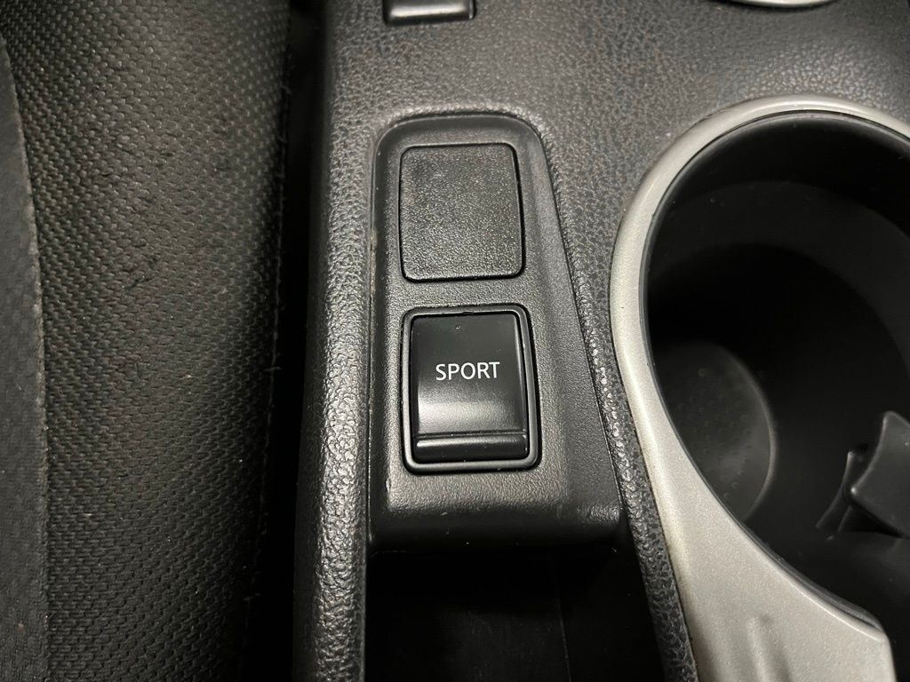 2015 Nissan Rogue Select S photo 10