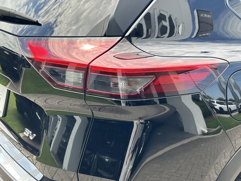 2023 Nissan Rogue SV photo 9