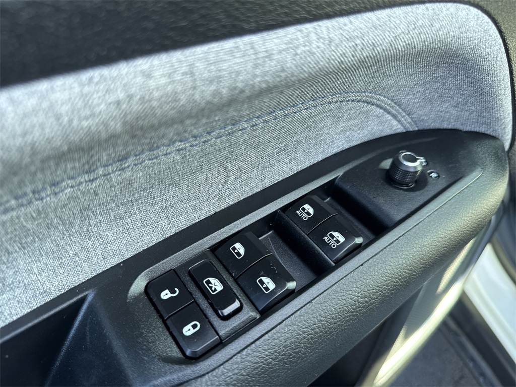 2024 Jeep Compass Latitude photo 18