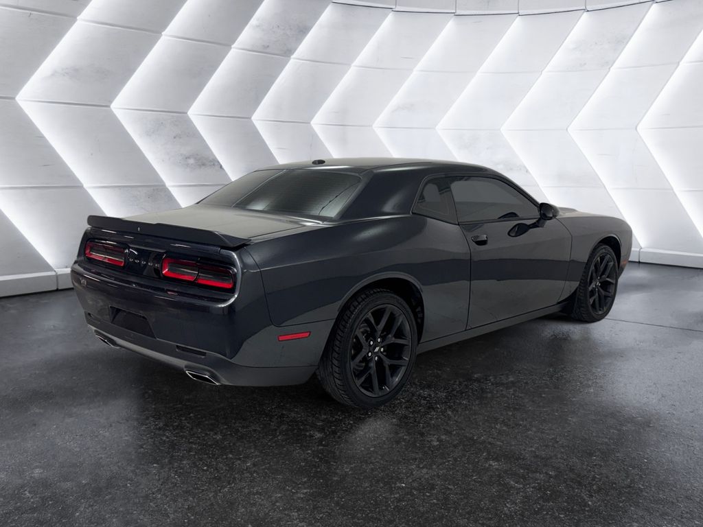2019 Dodge Challenger SXT photo 4
