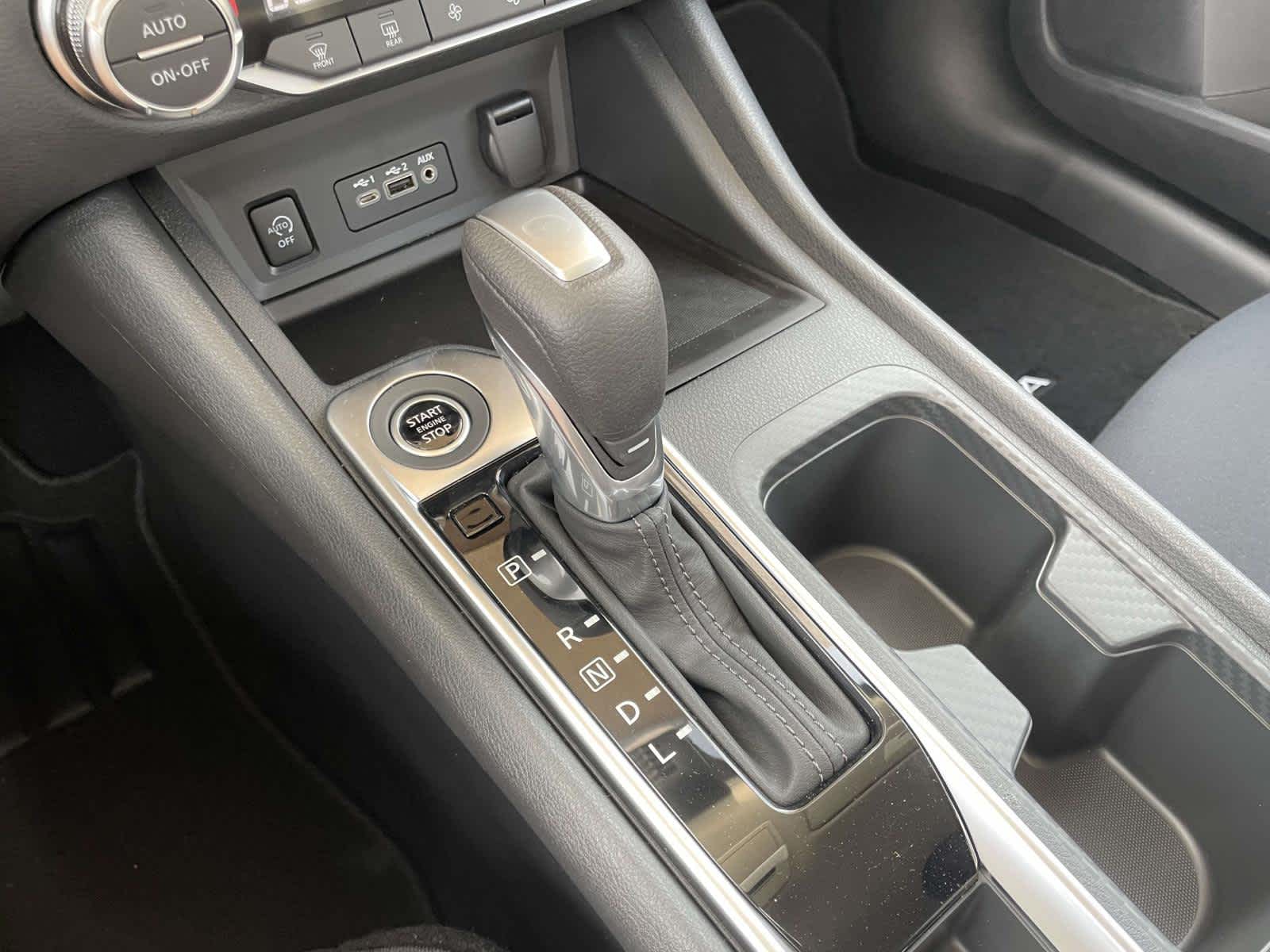 2025 Nissan Sentra SV photo 23