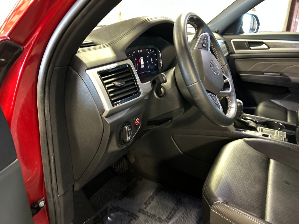2022 Volkswagen Atlas Cross Sport SE Technology photo 15