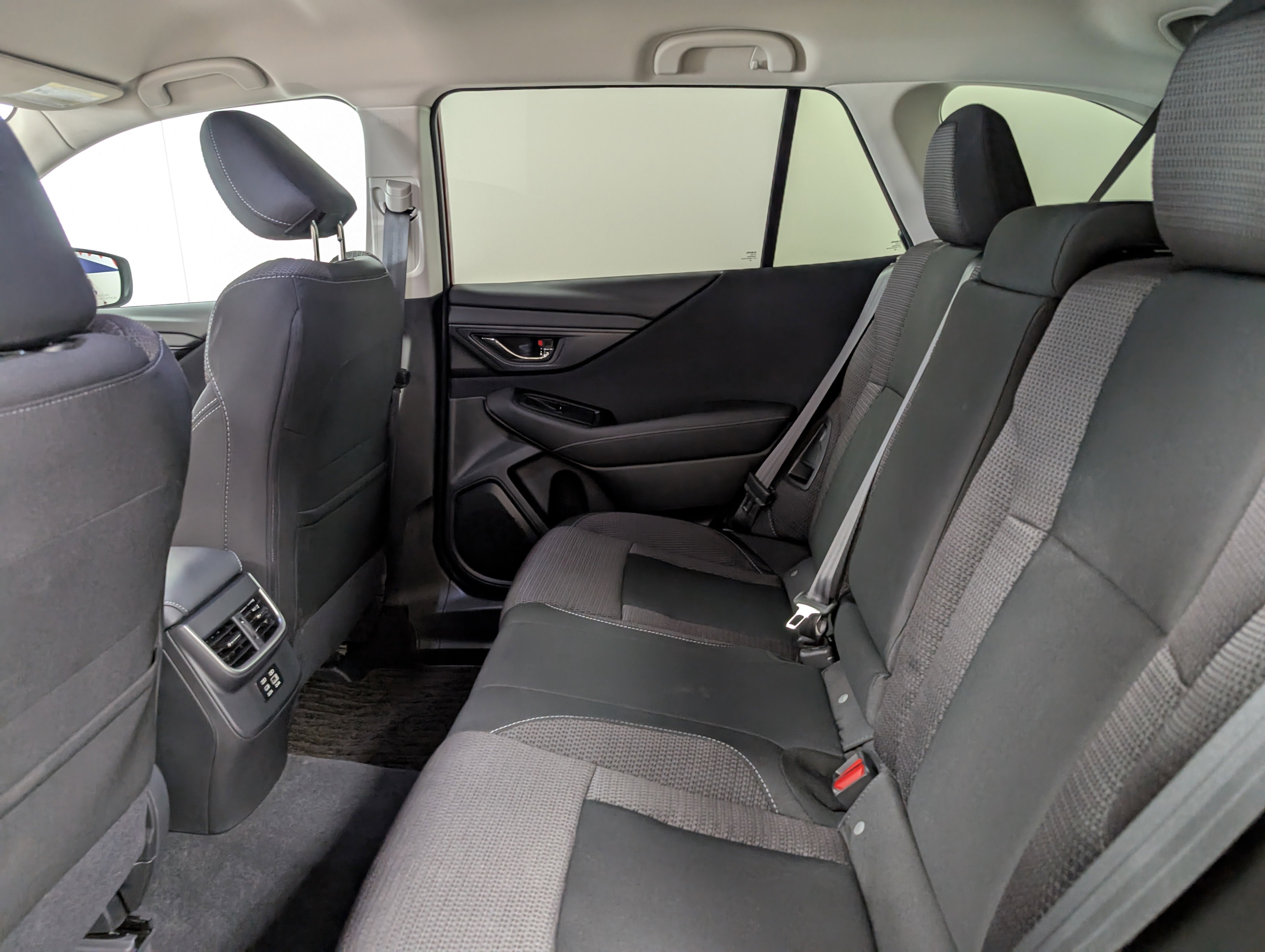 2025 Subaru Outback Premium photo 2