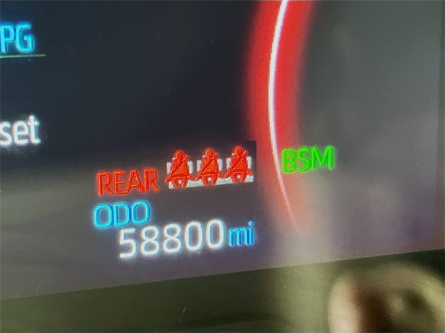 2024 Toyota RAV4 XLE photo 3