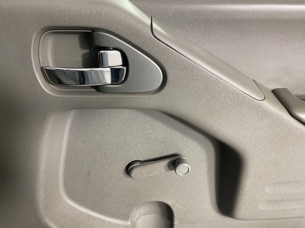 2015 Nissan Frontier S photo 11