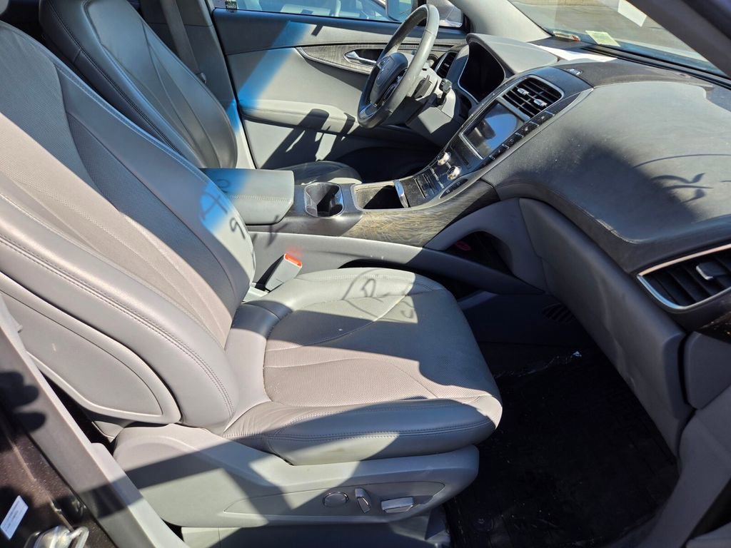 2019 Lincoln Nautilus Reserve photo 3