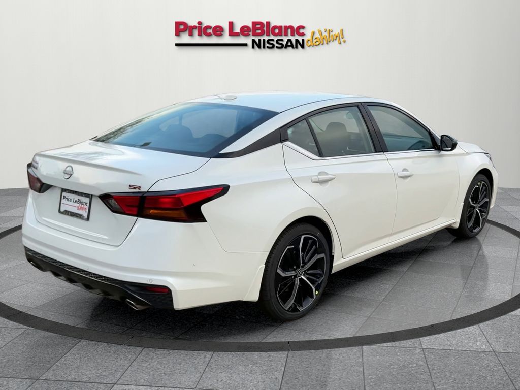 2025 Nissan Altima 2.5 SR photo 6