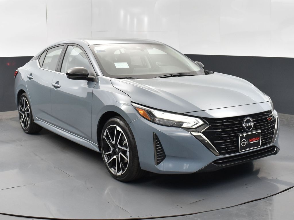 2025 Nissan Sentra SR's photo