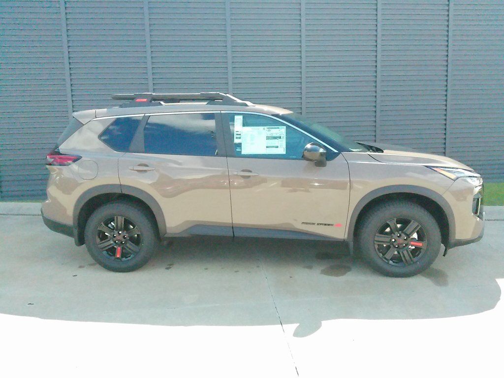 2026 Nissan Rogue SV photo 2