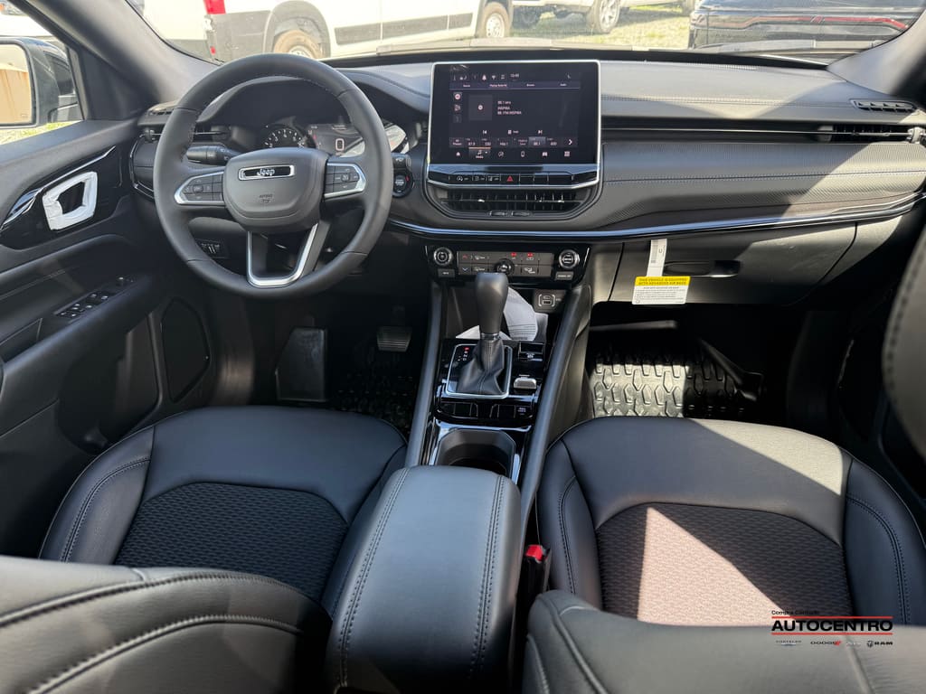 2026 Jeep Compass Latitude photo 3