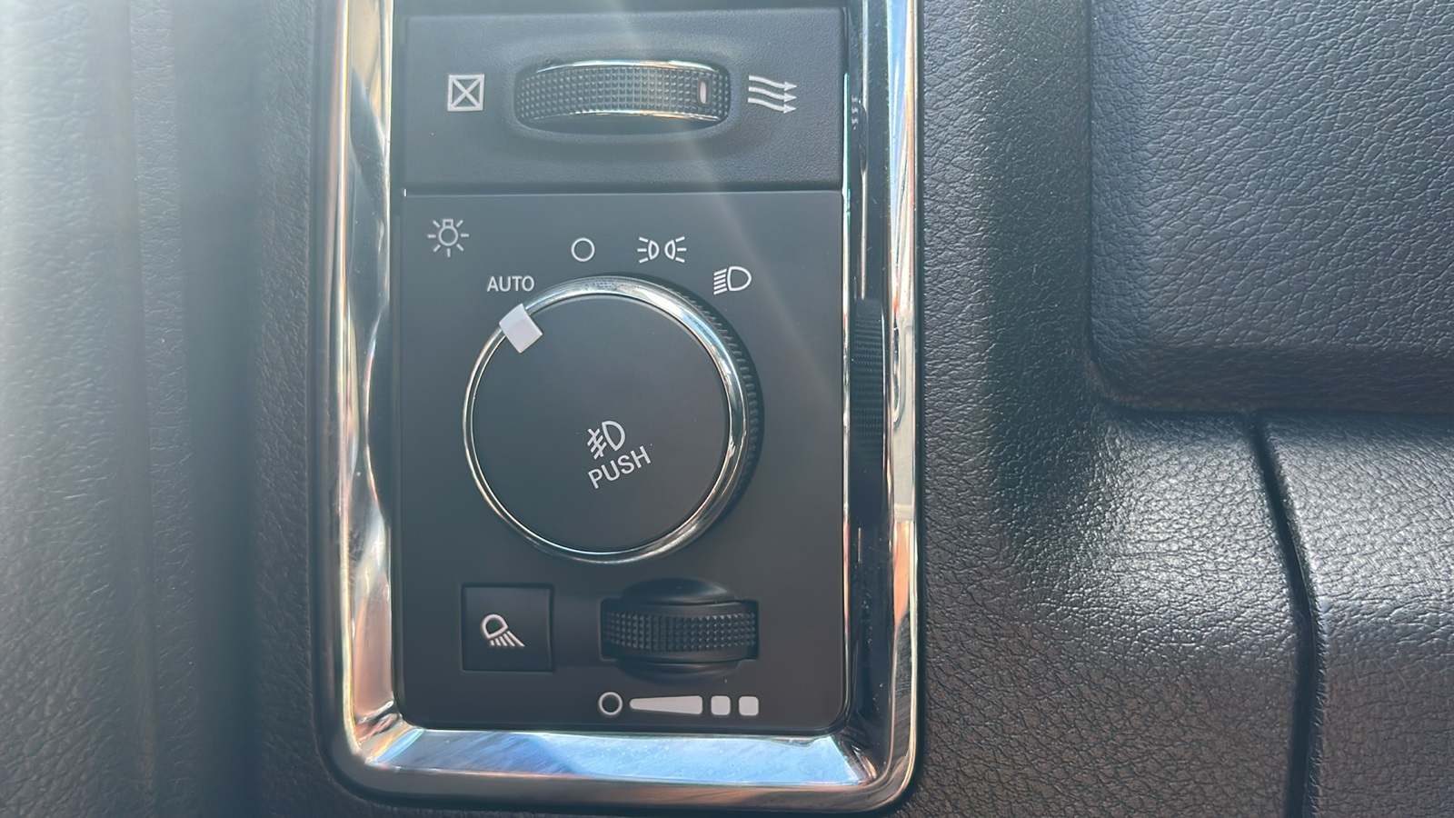 2018 Ram 2500 Laramie photo 21