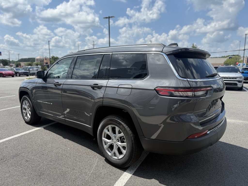 2023 Jeep Grand Cherokee Limited photo 7