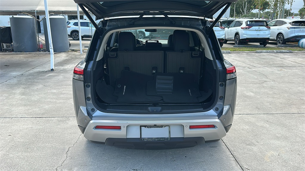 2022 Nissan Pathfinder SL photo 29
