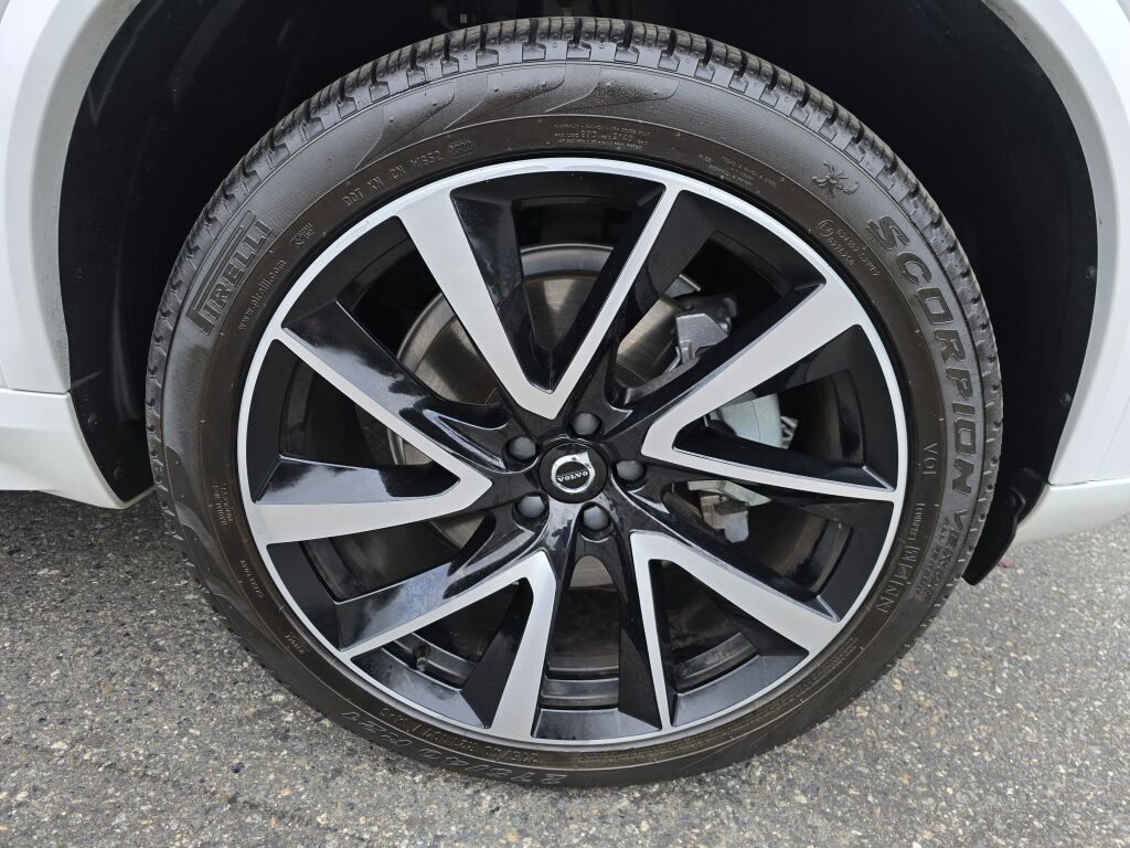 2024 Volvo XC90 Plus photo 8