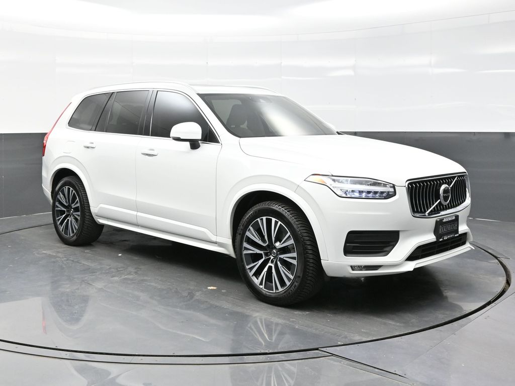 2020 Volvo XC90 Momentum's photo