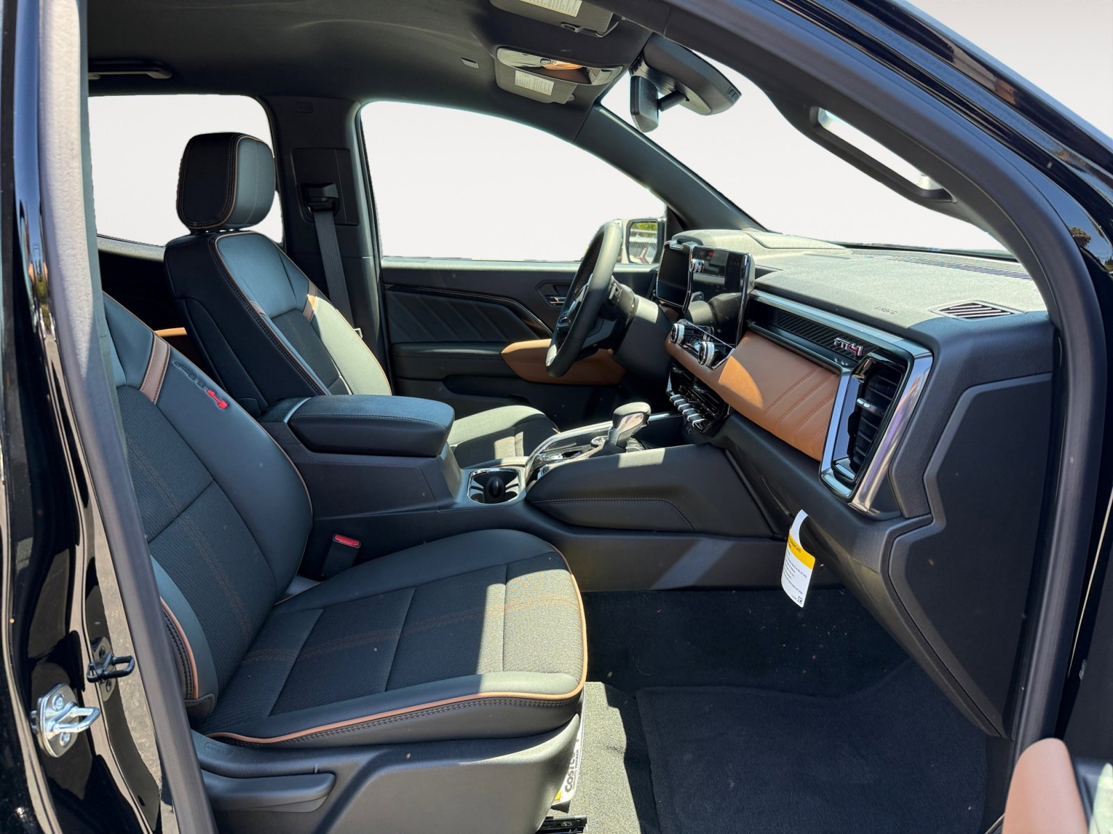 2025 Gmc Canyon AT4 photo 17