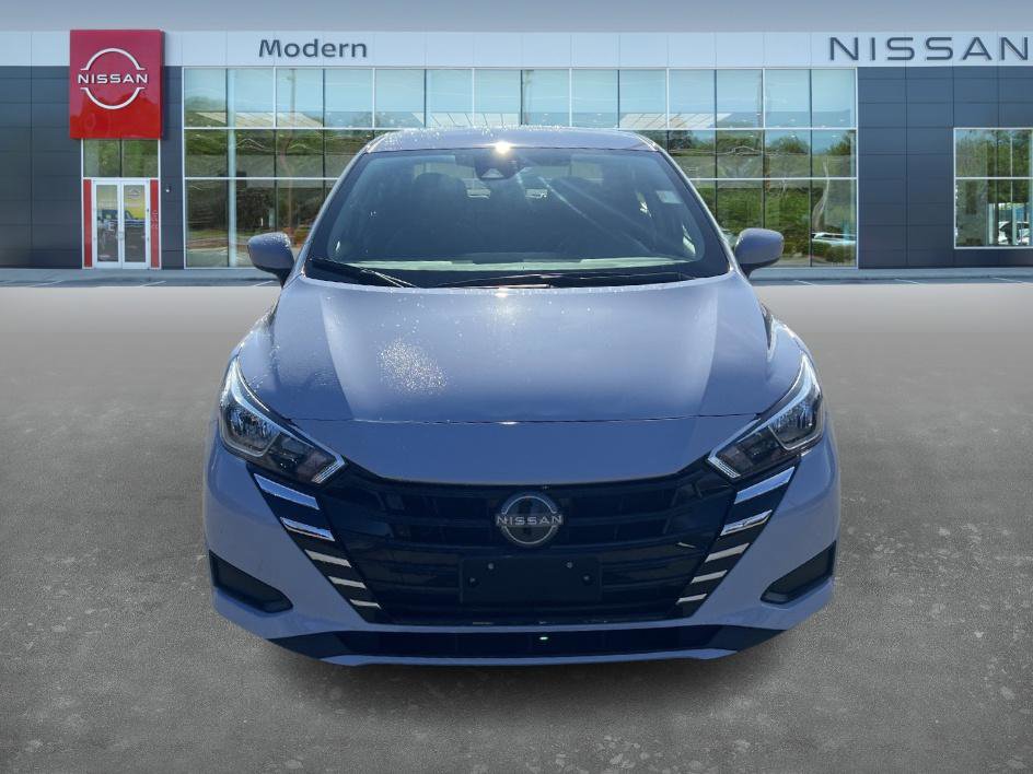 2023 Nissan Versa SV photo 2