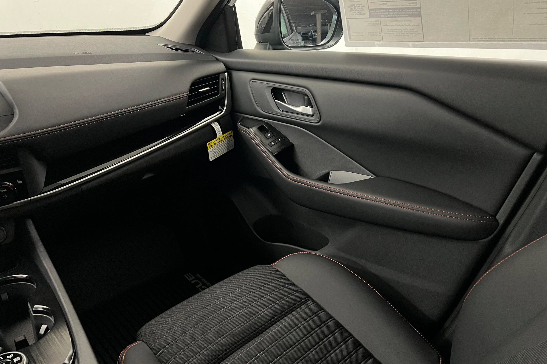 2026 Nissan Rogue SV photo 10